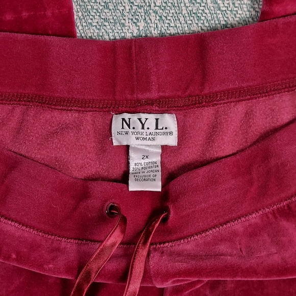 Maroon Velour Hoodie Set, New York Laundry, Plus Size 2XL - Picture 11 of 14